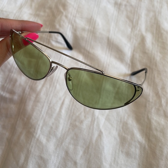 Authentic Prada Sunglasses, 90s / Y2k style. - Picture 3 of 3